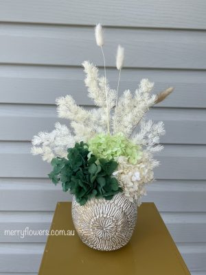 Green and white dried flowers
