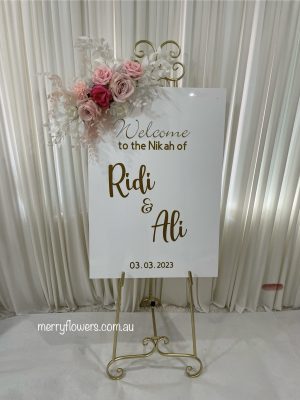 GOLD EASEL
